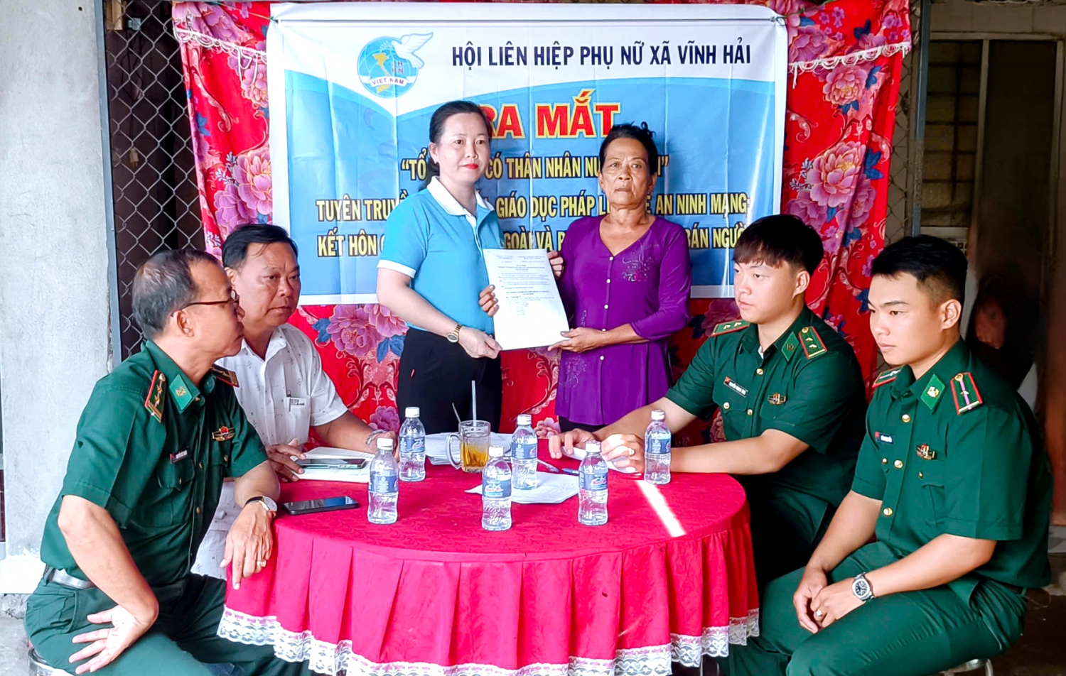 Ra mắt Tổ phụ nữ có thân nhân nước ngoài tại xã Vĩnh Hải