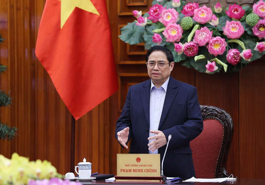 Bám sát thực tiễn, tôn trọng thực tiễn, xuất phát từ thực tiễn, lắng nghe ý kiến nhiều chiều để xây dựng và hoàn thiện thể chế luật pháp